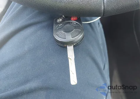 2016 Ford Focus Se z USA, uszkodzony, nr VIN 1FADP3F24GL321187